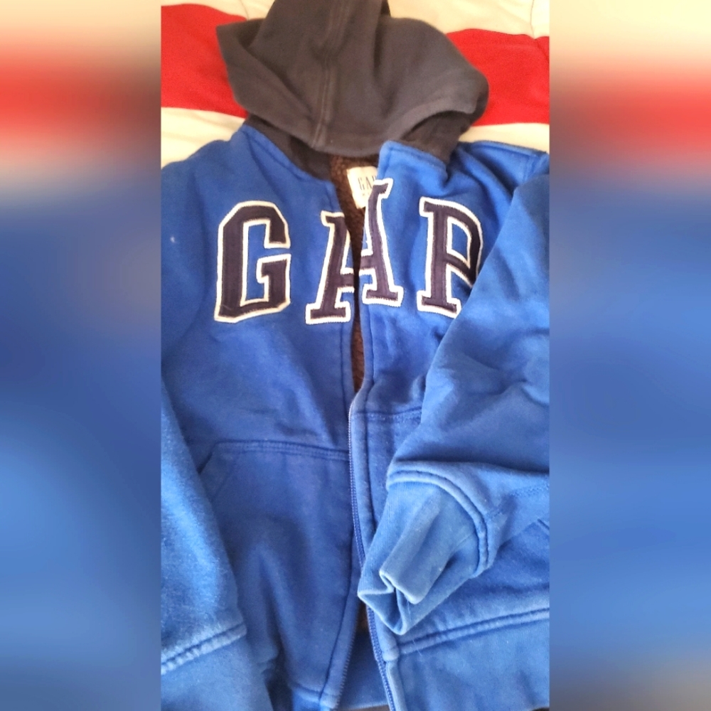 Kids Gap zip up sweatshirt. Beautiful blue and grey , sherpa lined. Small.